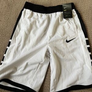 Nike Dry Basketball short - white and black